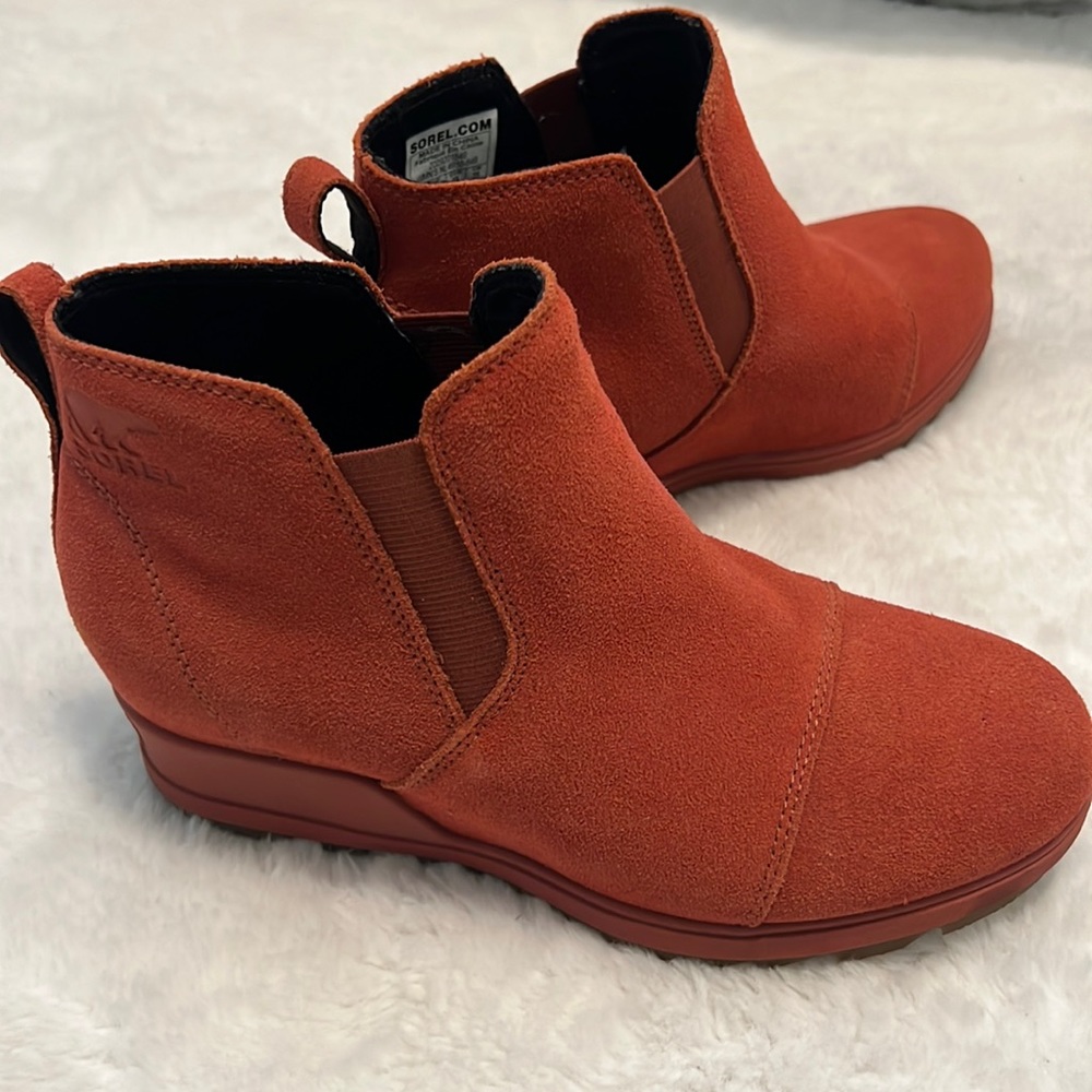 Sorel Women's Orange Suede Chelsea Ankle Booties